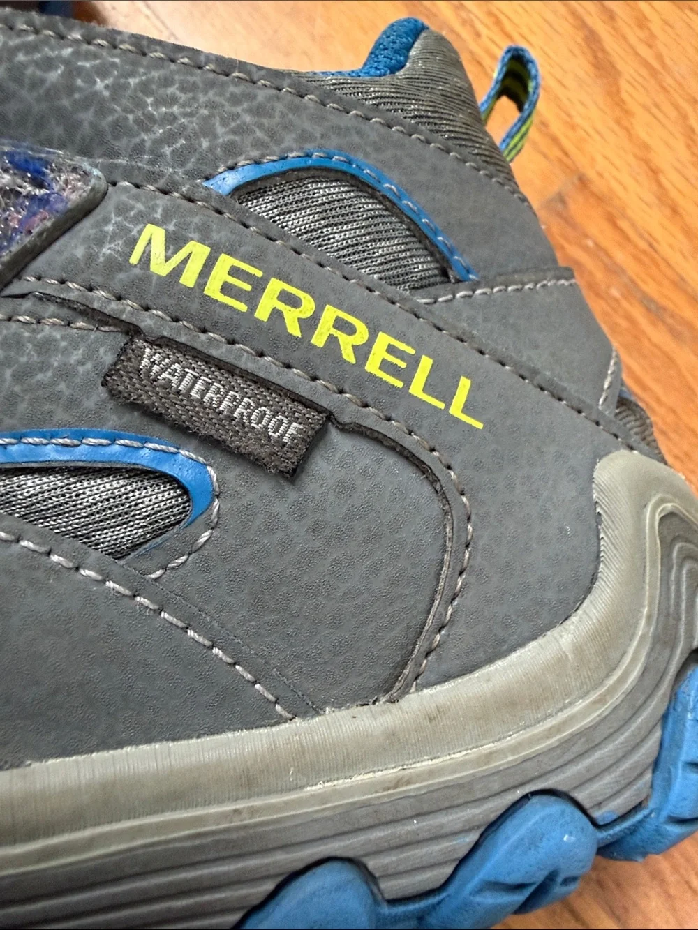 MERRELL Kids's Chameleon 7 Mid Alternative Closure Waterproof Hiking Boot size 2